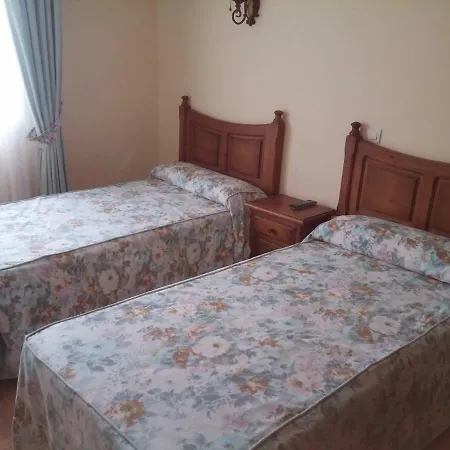 Rural Puerta De Caderechas 3* Terminon