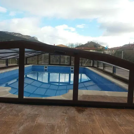 Rural Puerta De Caderechas 3*