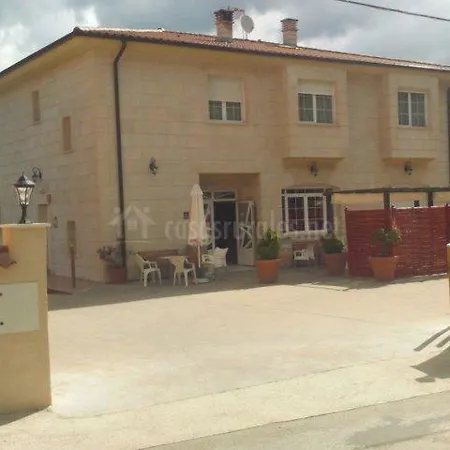 Rural Puerta De Caderechas
