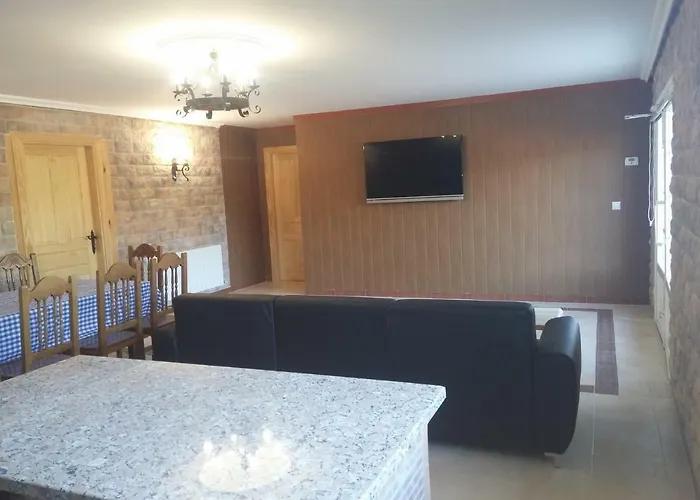 Rural Puerta De Caderechas 3*