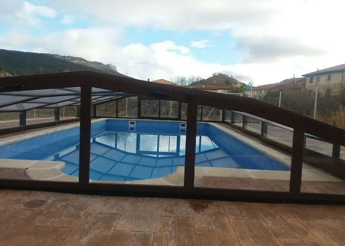 Rural Puerta De Caderechas 3*