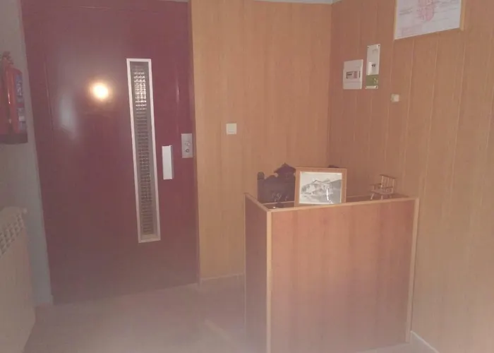 Rural Puerta De Caderechas