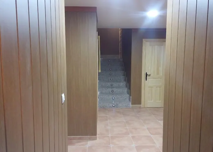 Rural Puerta De Caderechas 3*