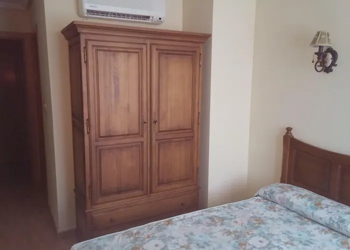 Hotel Rural Puerta De Caderechas 3*